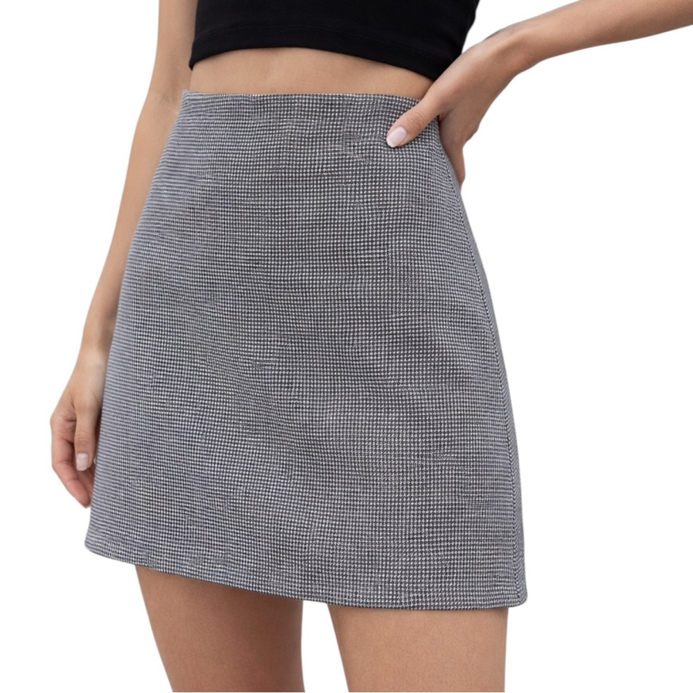 Wilfred Aritzia Black and White Houndstooth A-Line Mini Skirt